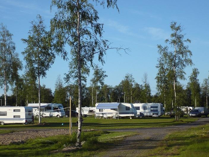 Caravanpaikka sähköllä